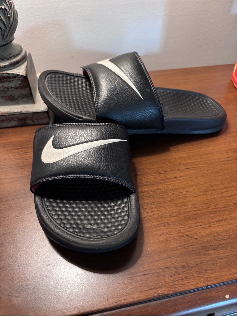 GOAT Nike Benassi Slides Athletic Athleisure Basketball Size 7